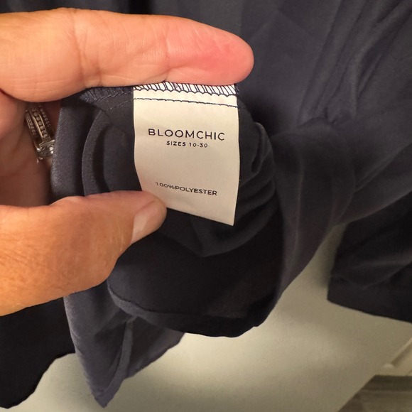 BloomChic Women's Blouse Size 22/24 Long Sleeve Twist Neck Keyhole plus size‎ - Picture 7 of 9